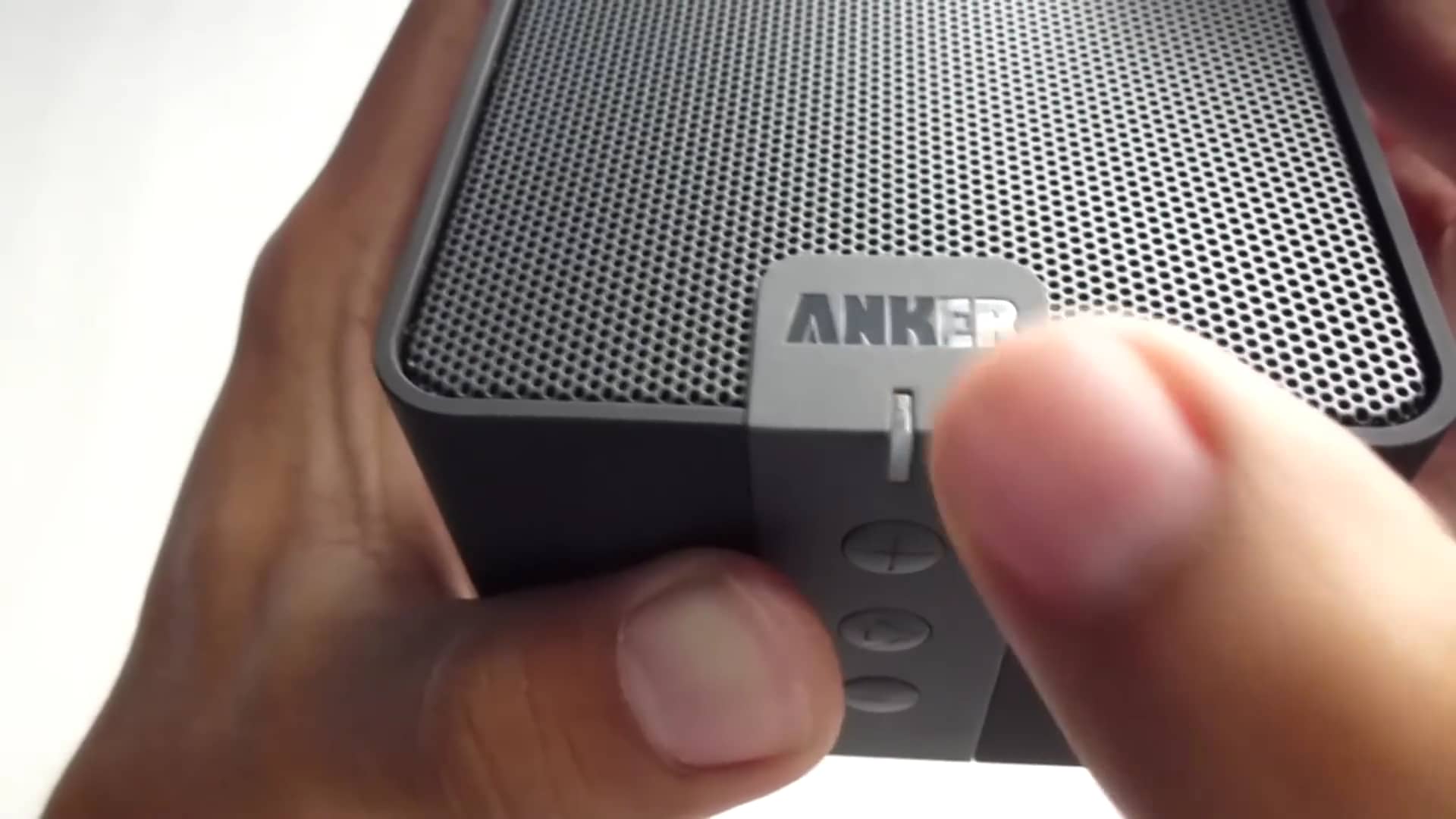 Anker A7908 Bluetooth Wireless Speaker Review on Vimeo