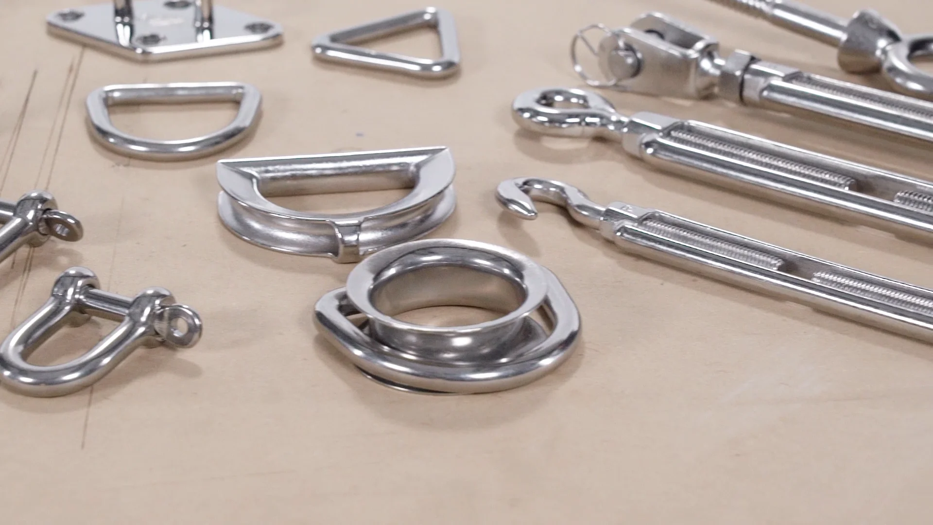 SolaMesh Triangle Stainless Steel Type 316 6mm x 50mm (1/4