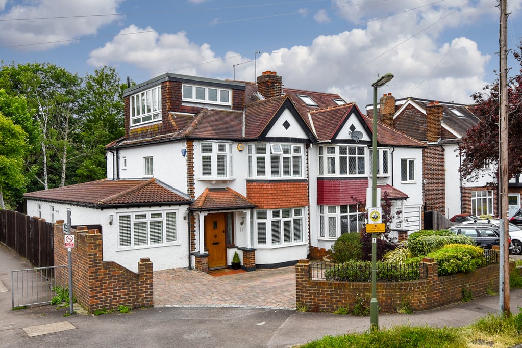 Clandon Close, Stoneleigh The Personal Agent on Vimeo