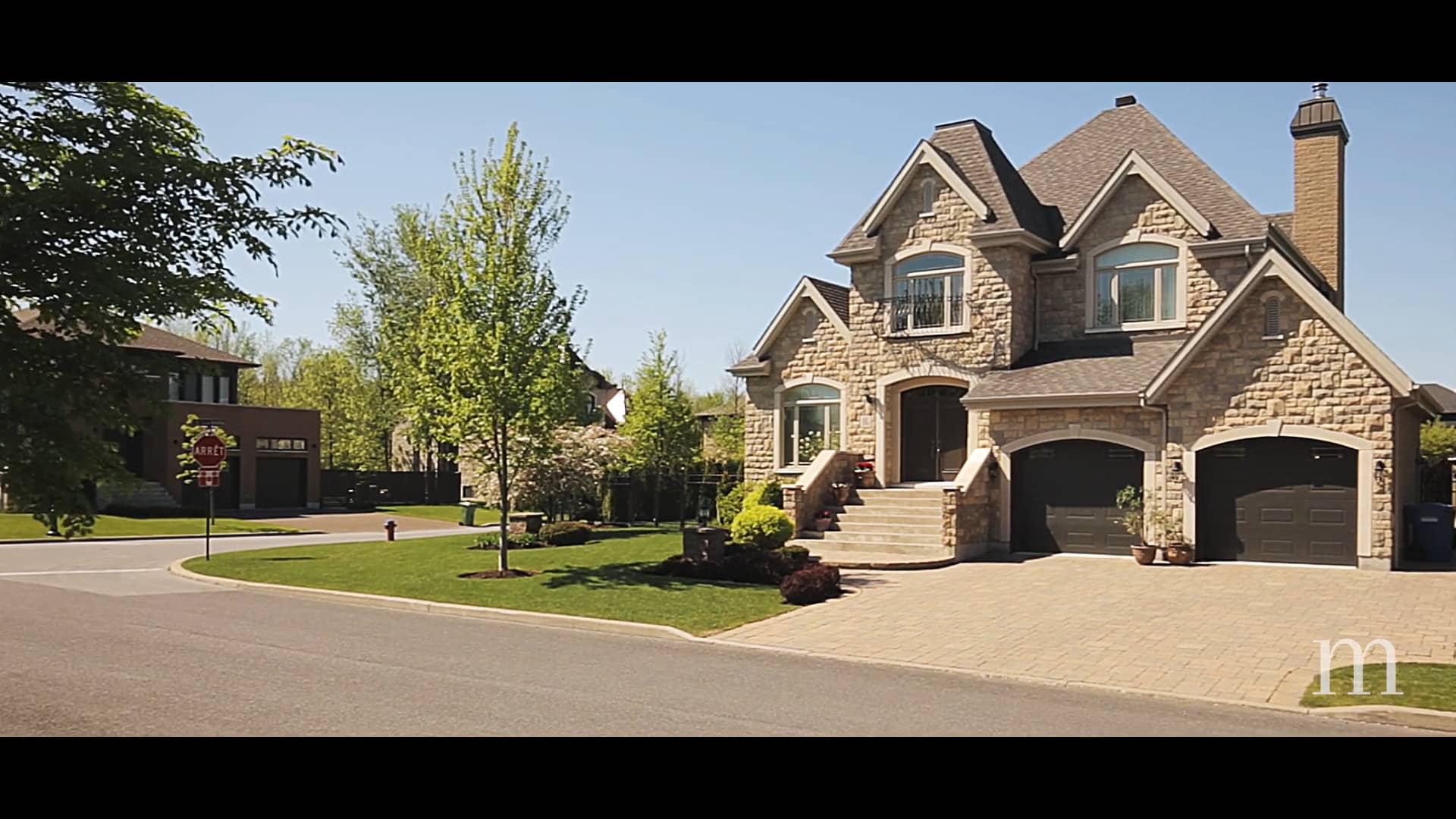 M Real Estate Presents 16 Rue de Sorrente, Candiac on Vimeo