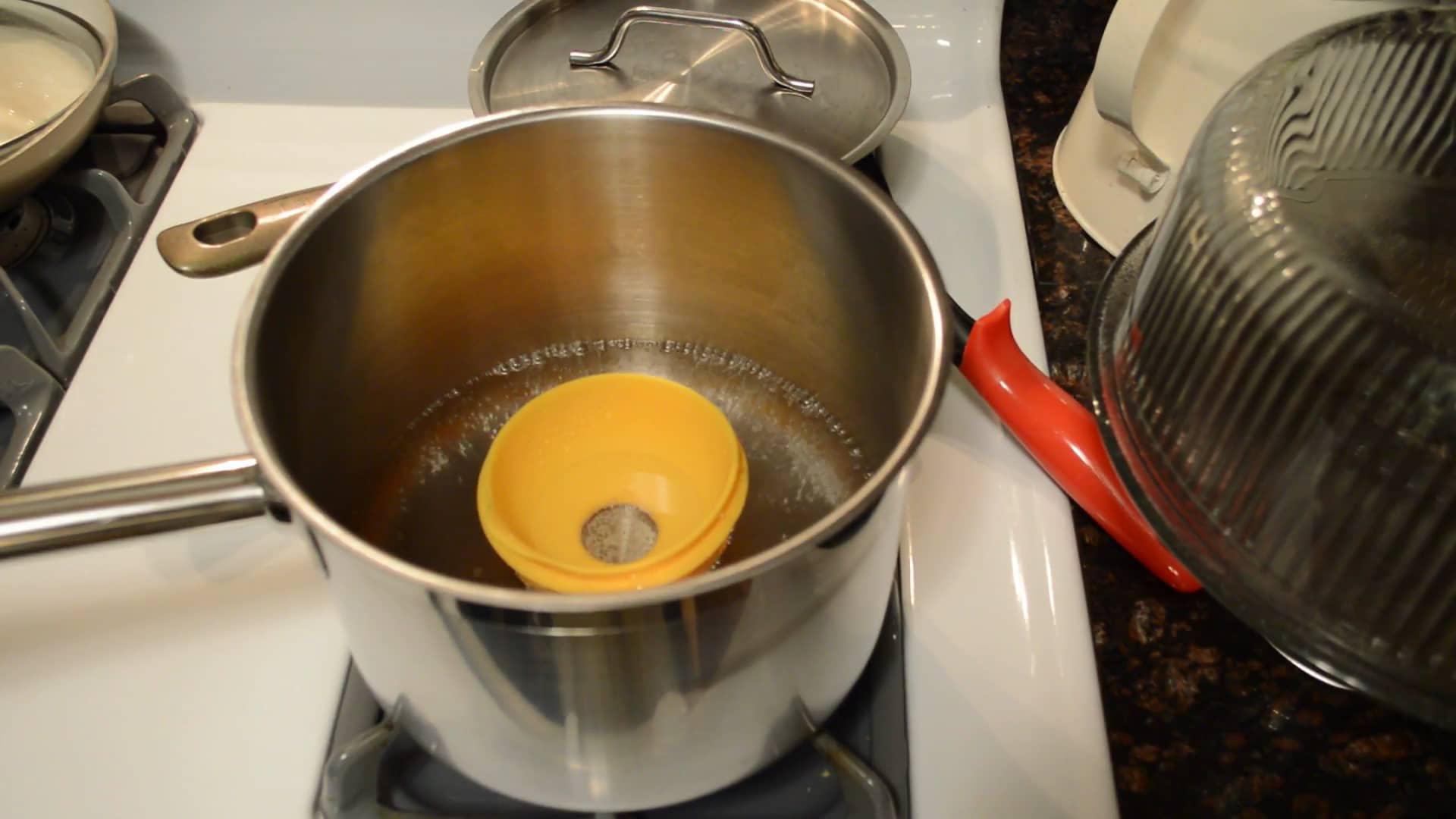 OXO Good Grips Slicone Egg Poachers Review on Vimeo