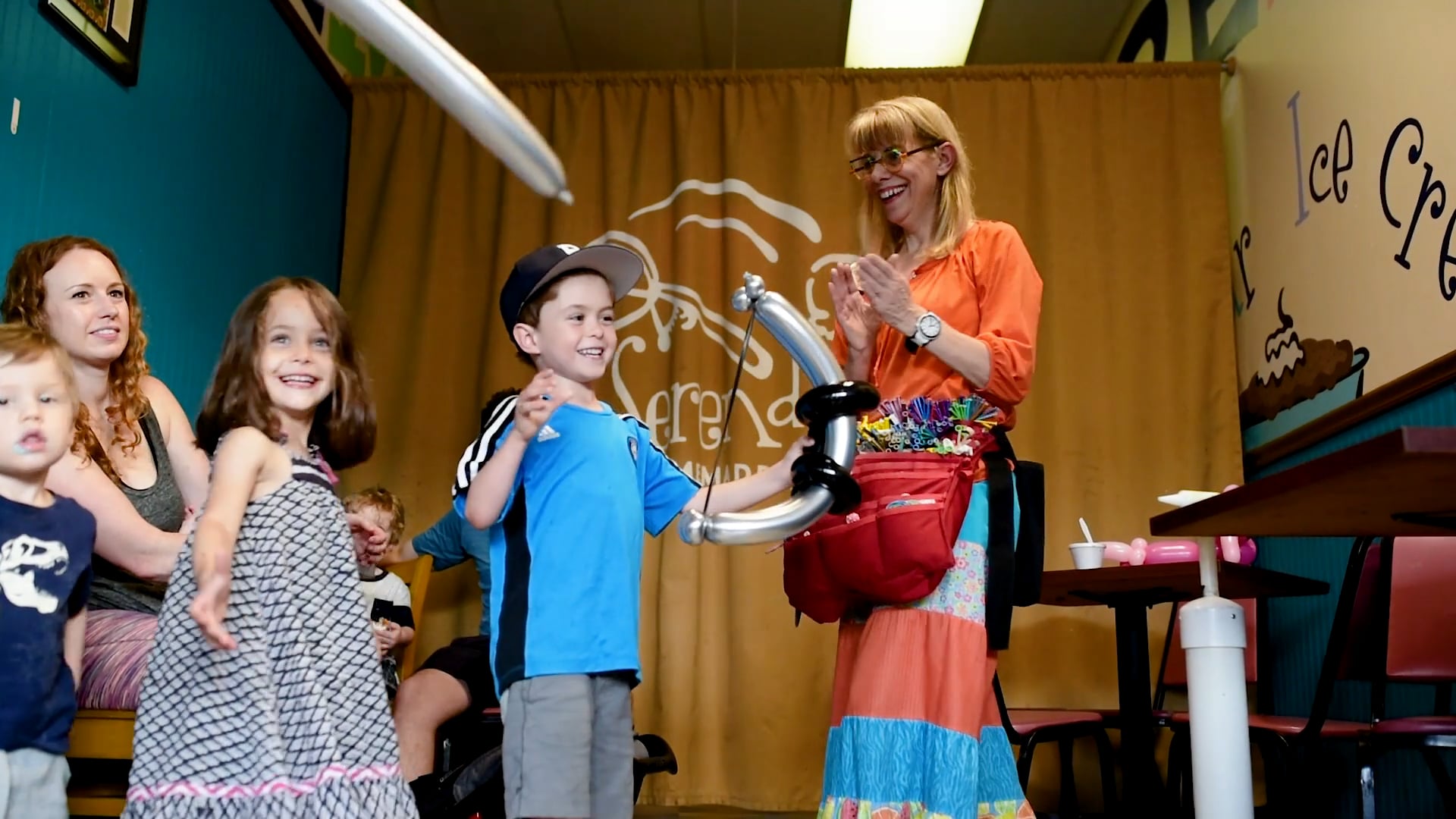 Promotional video thumbnail 2 for Silly Jilly the Balloon Artist