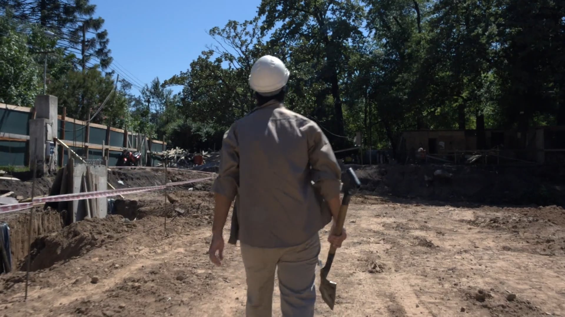 "THE EMPLOYEE" / MILES CORAZONES