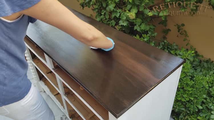 How to Stain Plastic Wood