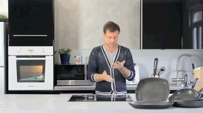Schumann Professionnel - Ensemble Crêpière, Grill & Sauteuse 28 Cm Moove Avec Couvercle - Revêtement Pierre Anti-Adhésif