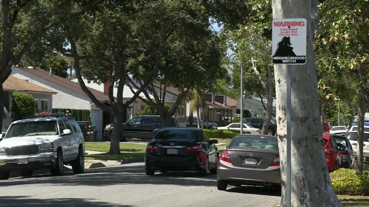 ●NEIGHBORHOOD WATCH Neighborhood Watch program flourishes under Orange Police