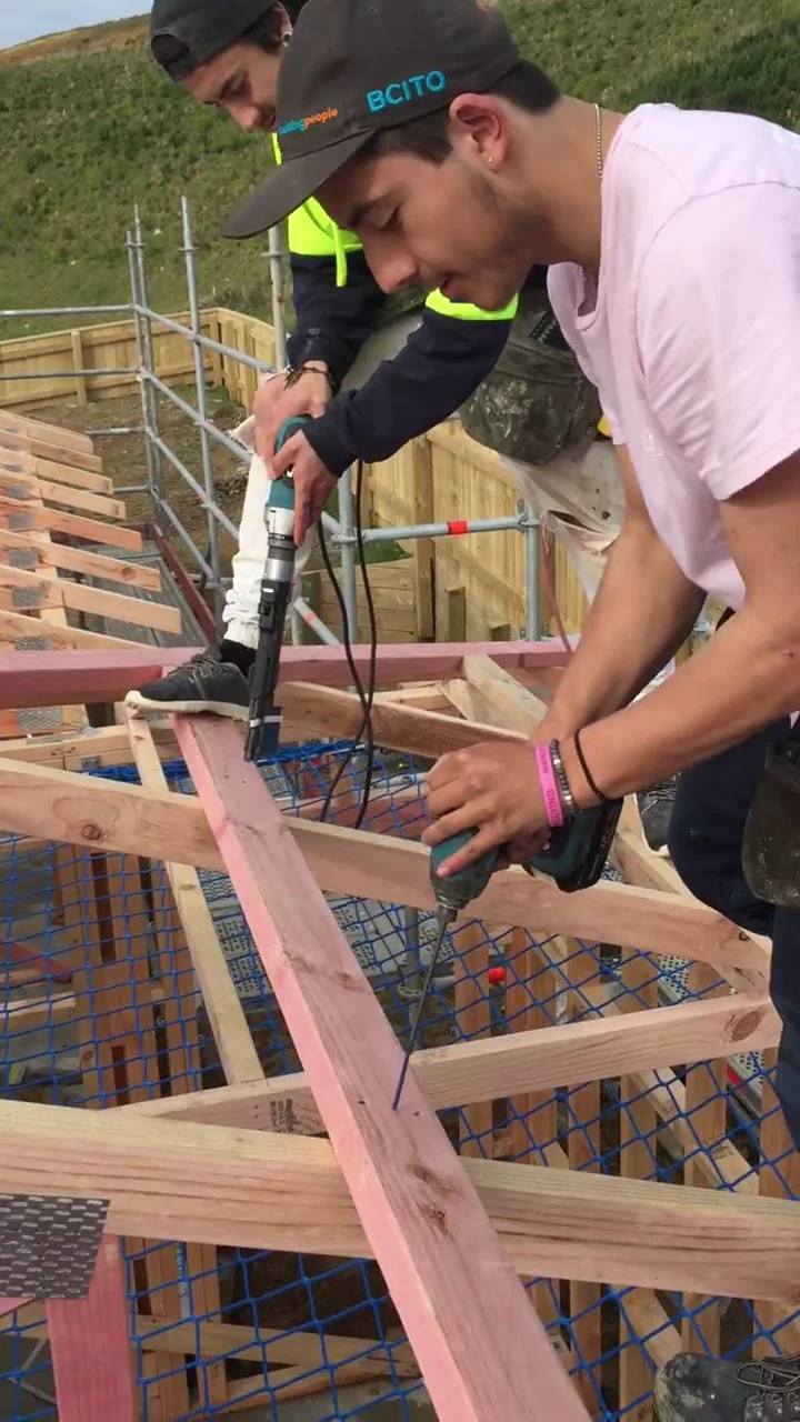 Collated Purlin Screws on Vimeo