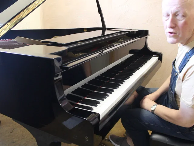YAMAHA グランドピアノ　g2 e3010057 YAMAHA グランドピアノg2 e3010057