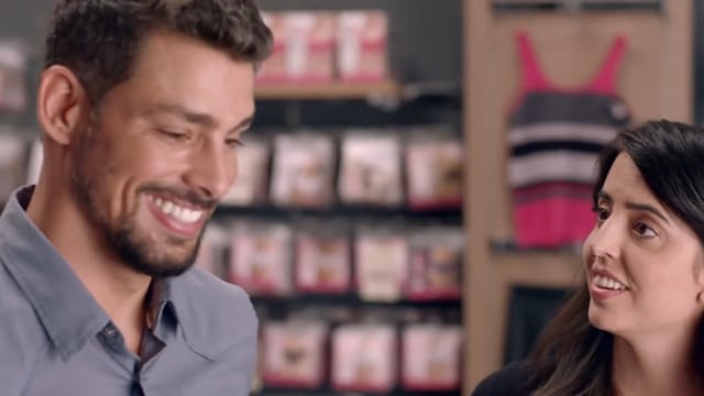 Comercial. Humor