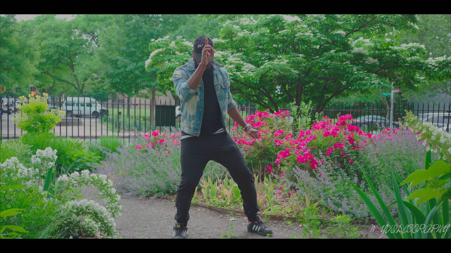 Glitter 070 shake freestyle on Vimeo