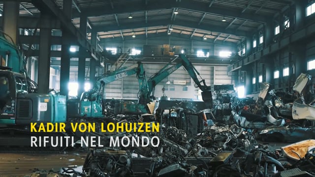 “Rifiuti nel mondo” di Kadir van Lohuizen, Ambassador Europeo Nikon