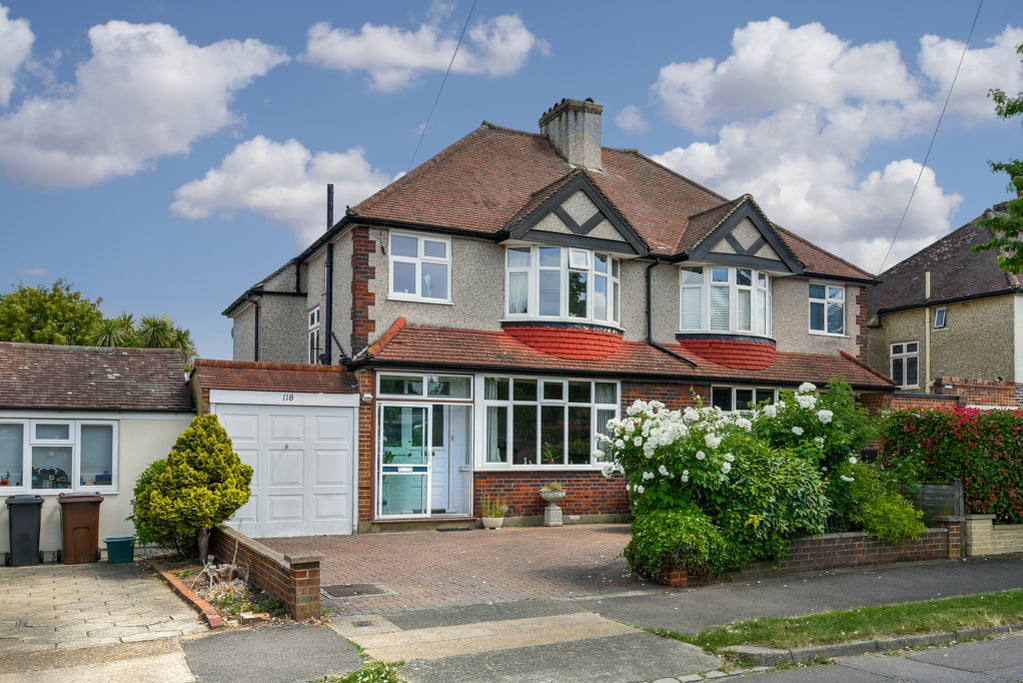 Woodstone Avenue, Epsom The Personal Agent on Vimeo