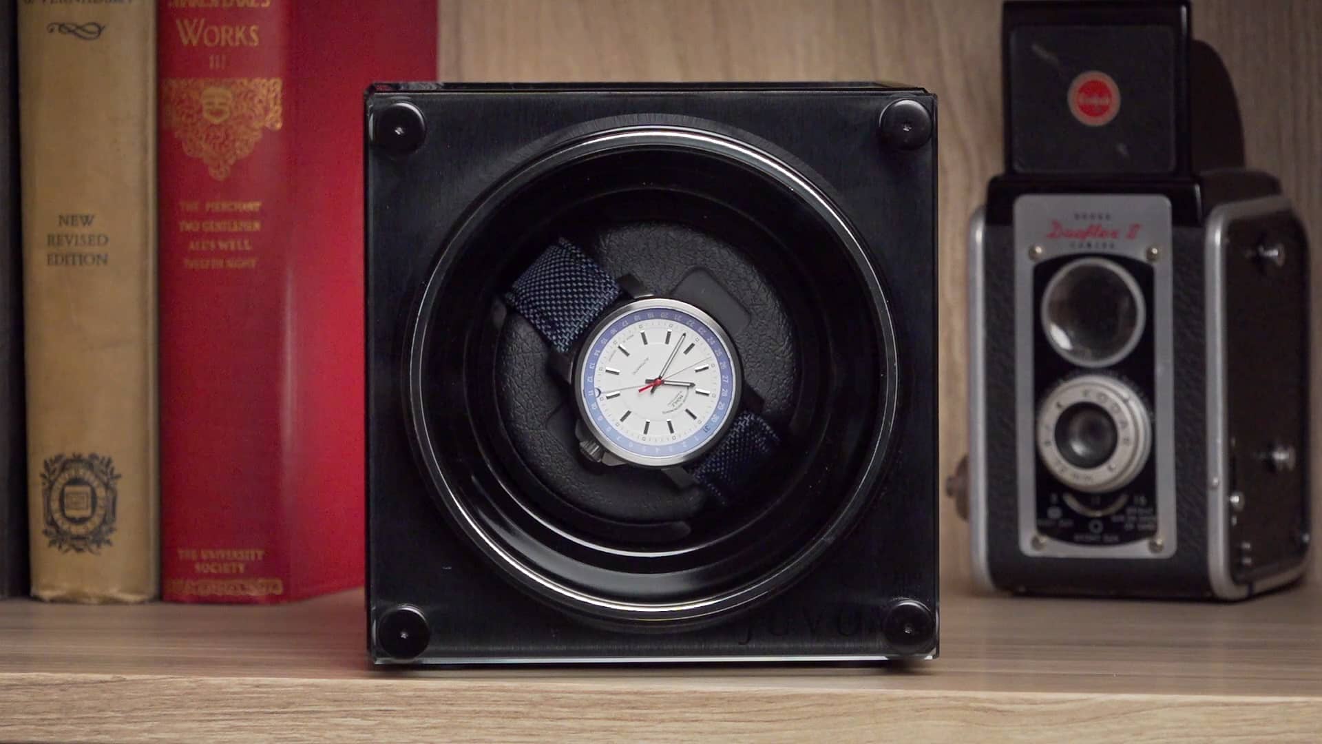 JUVO A1 Watch Winder Instructions on Vimeo