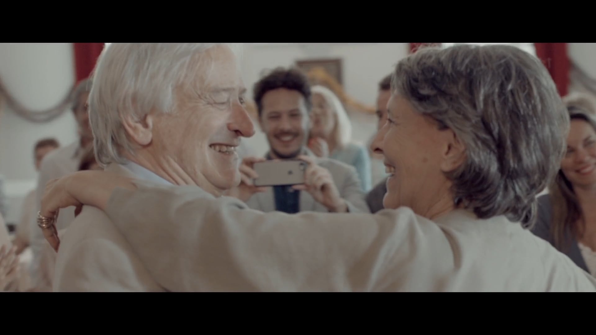 Bodas de Oro (The Anniversary) - TRAILER