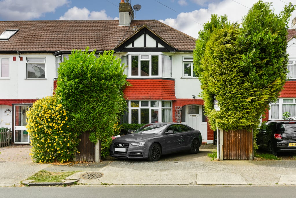 Dirdene Gardens, Epsom The Personal Agent on Vimeo