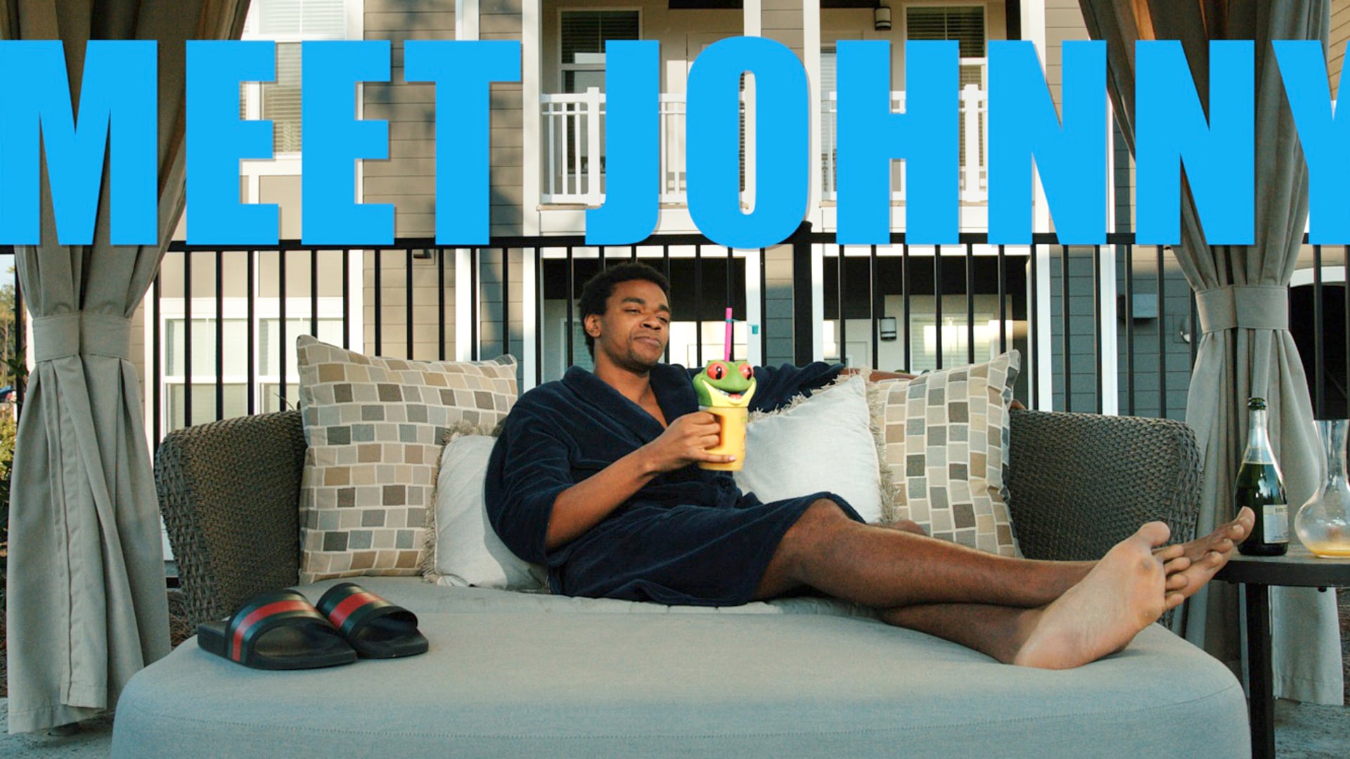 yoJanus - Johnny Luxury Living