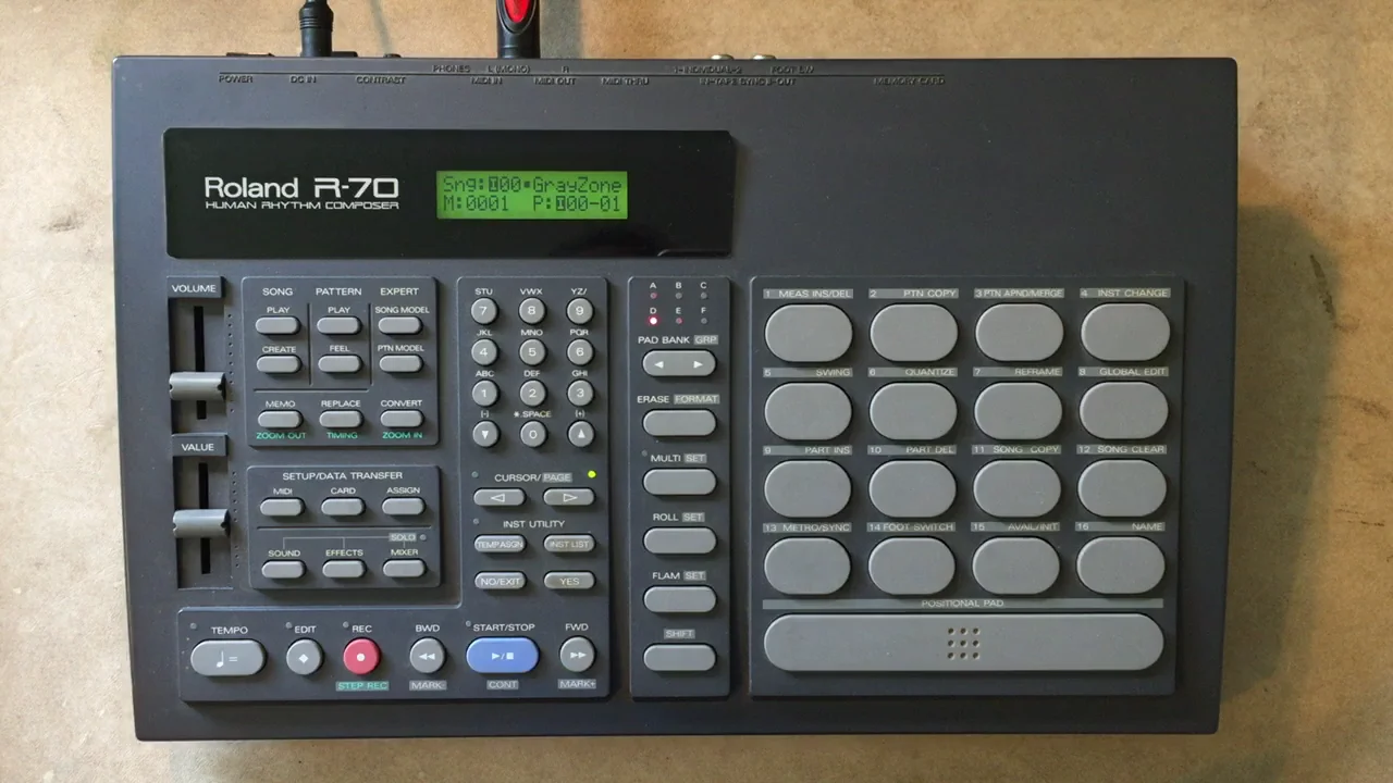 Roland-R70-demo