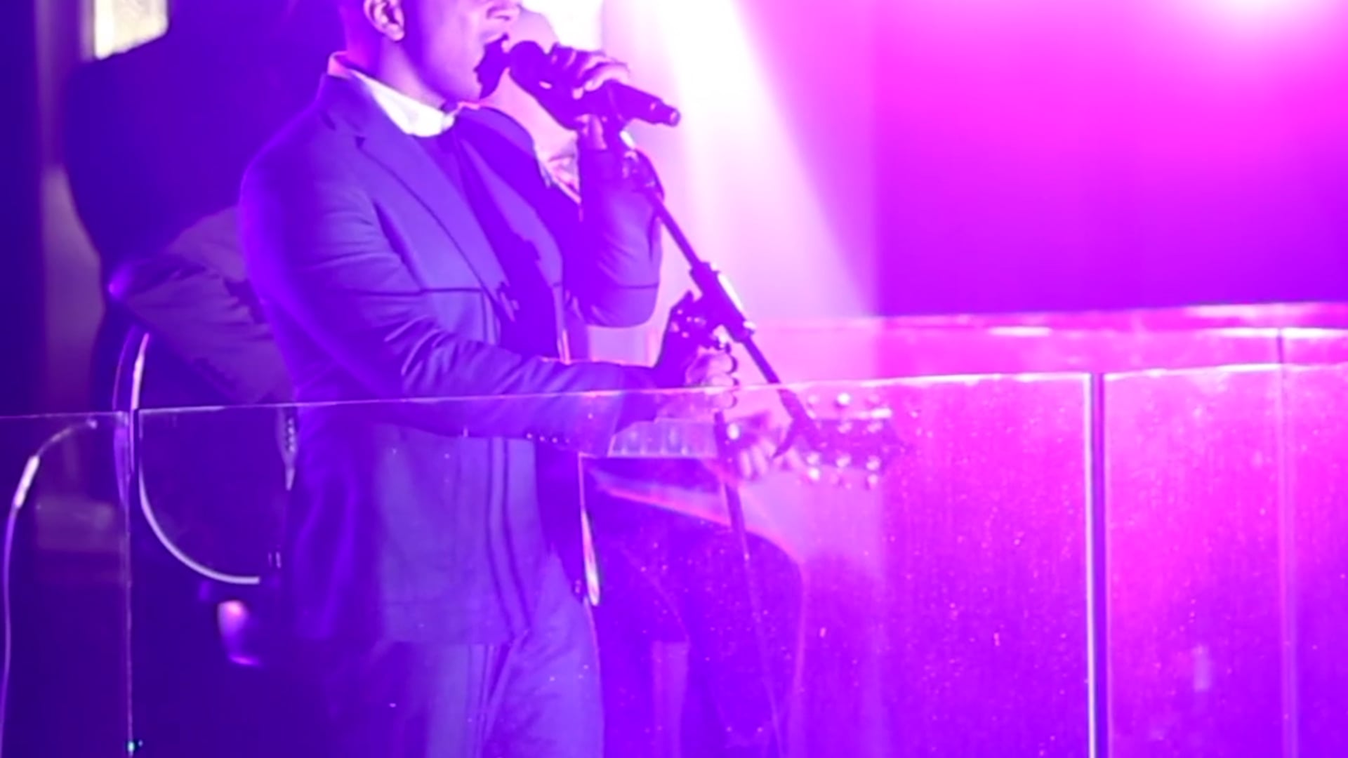 Krug Malibu, Leslie Odom Jr.