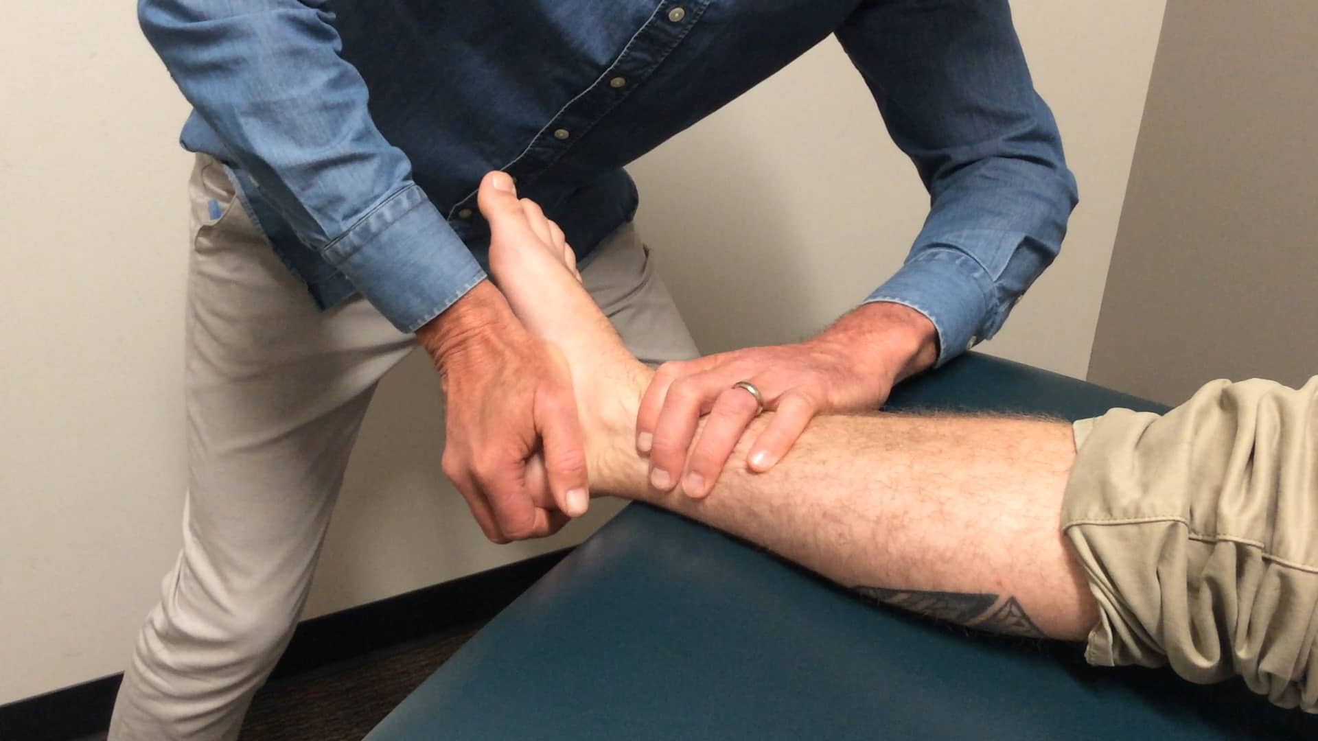 Subtalar Joint: Manual Therapy Examination & Assessment of Glide in ...