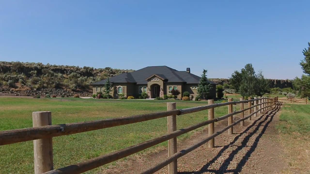 Homes for Sale with acreage in Mountain Home 6955 Mayfield Stacey