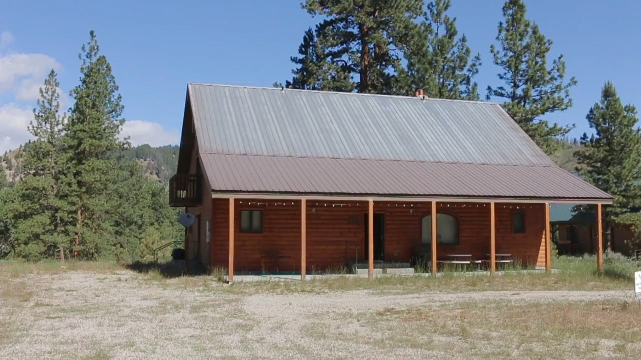 Homes for Sale with acreage in Featherville 4129 N Evergreen Bluffs