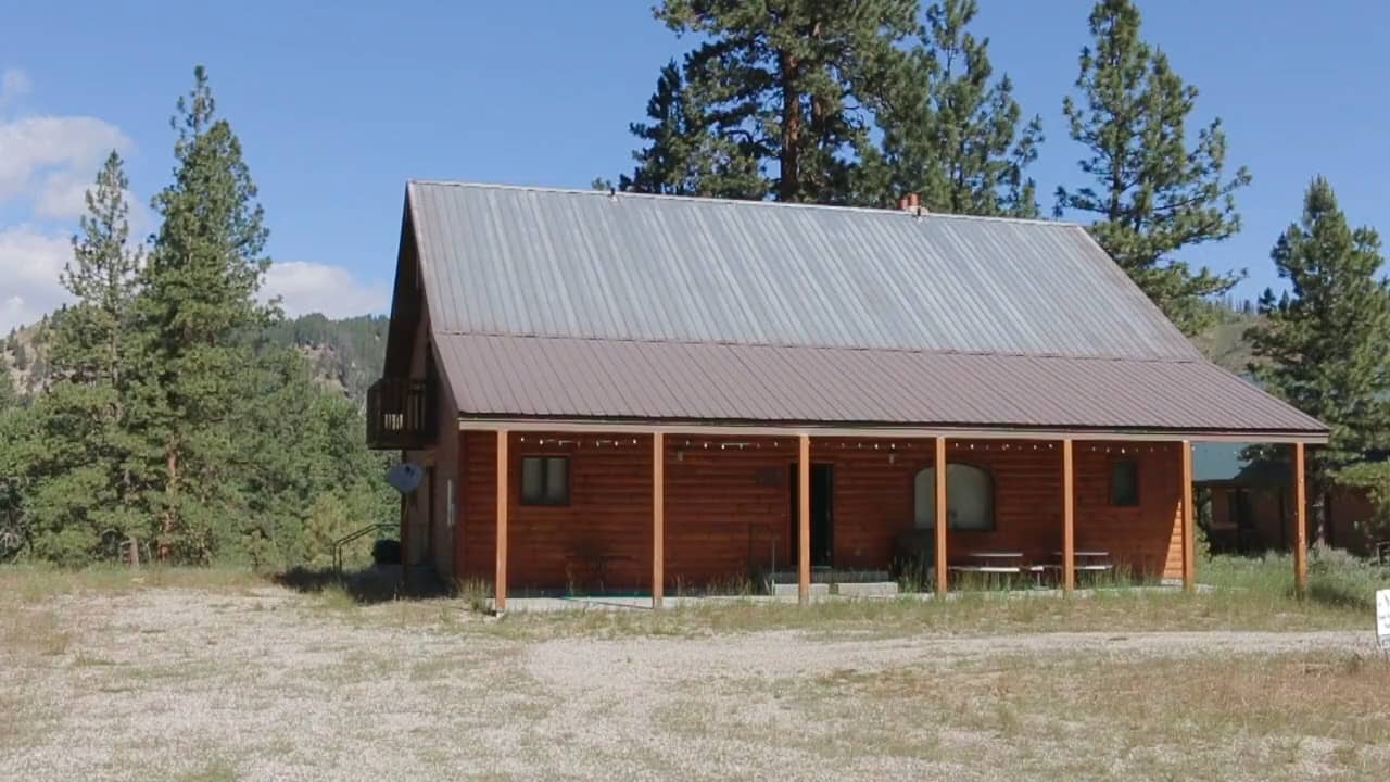 Homes for Sale with acreage in Featherville 4129 N Evergreen Bluffs