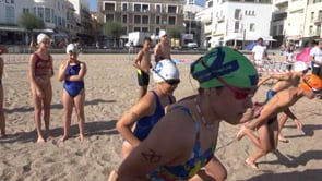 90 participants als relleus 3x3 de natació
