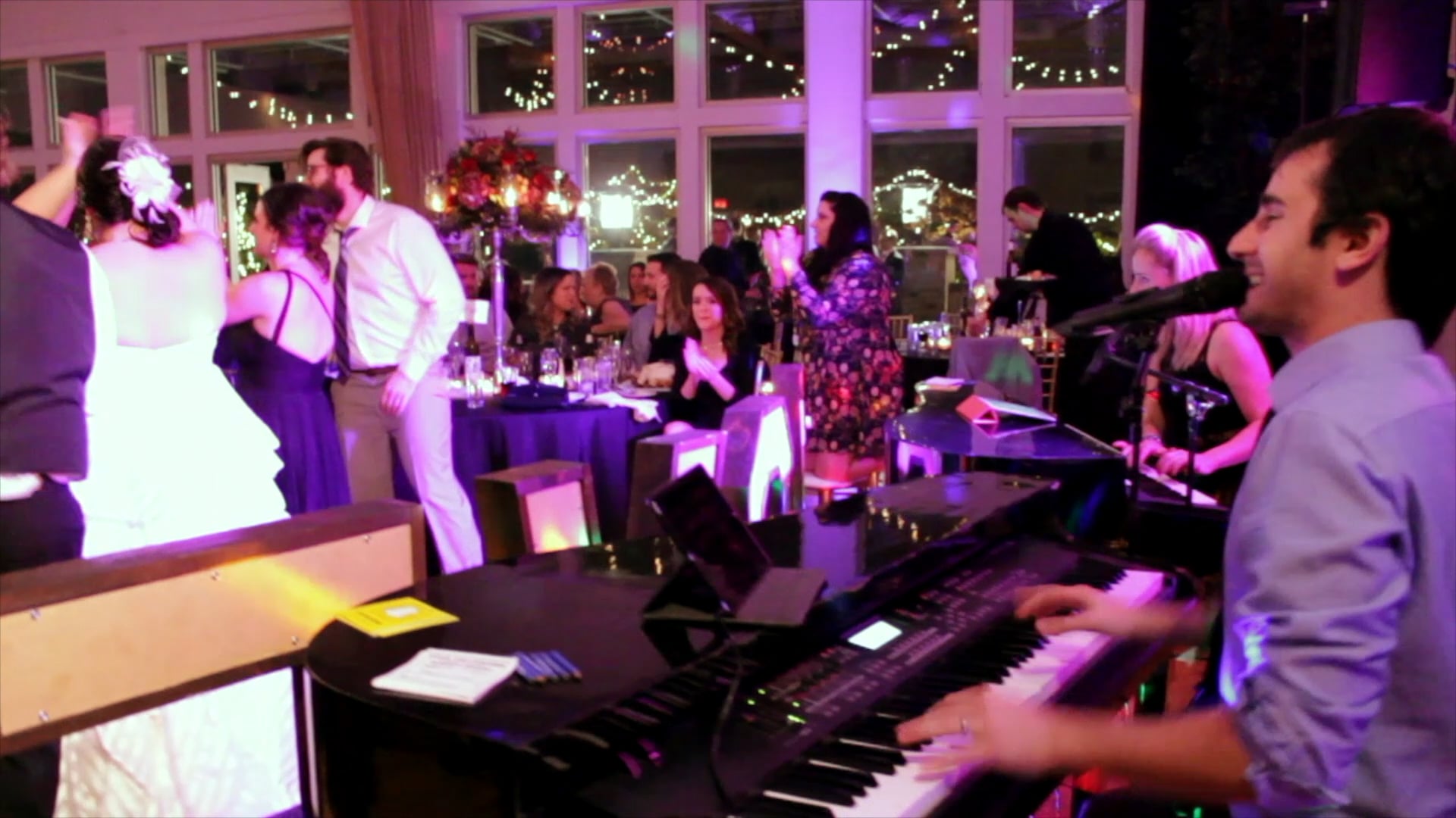 Promotional video thumbnail 4 for Felix and Fingers Dueling Pianos