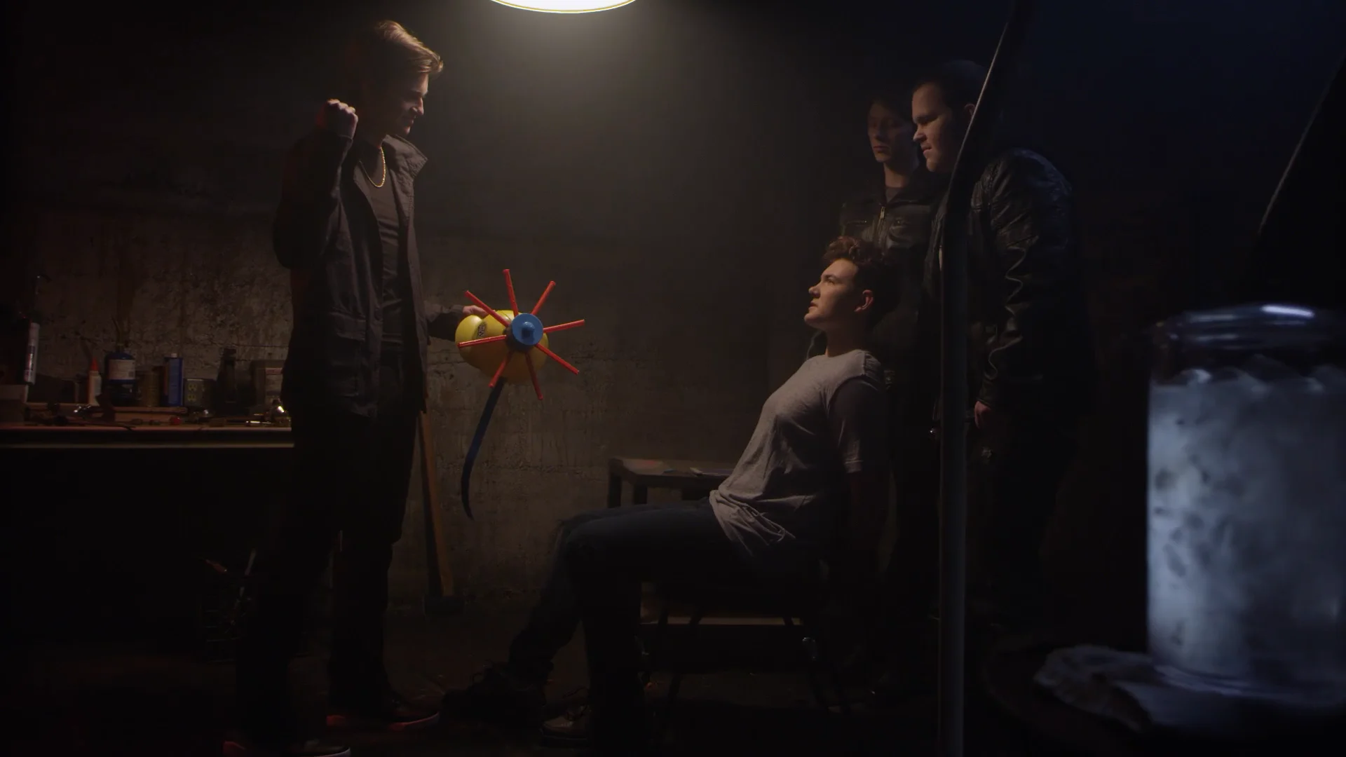 человек на допросе. чекист нквд допрос. детектив допрашивает. допрос 2. иллюзия обмана детектив.