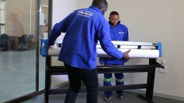 #SortIT, How to Correctly Load and Remove Rolled Vinyl on AM.CO.ZA V-Series, V-Smart and V-Auto Vinyl Cutters