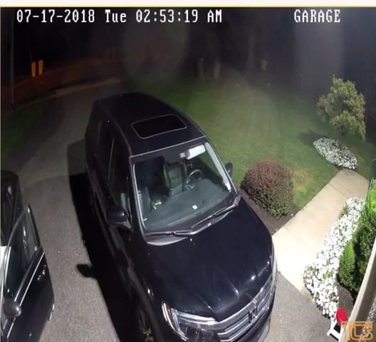 Burglar caught on camera on Vimeo