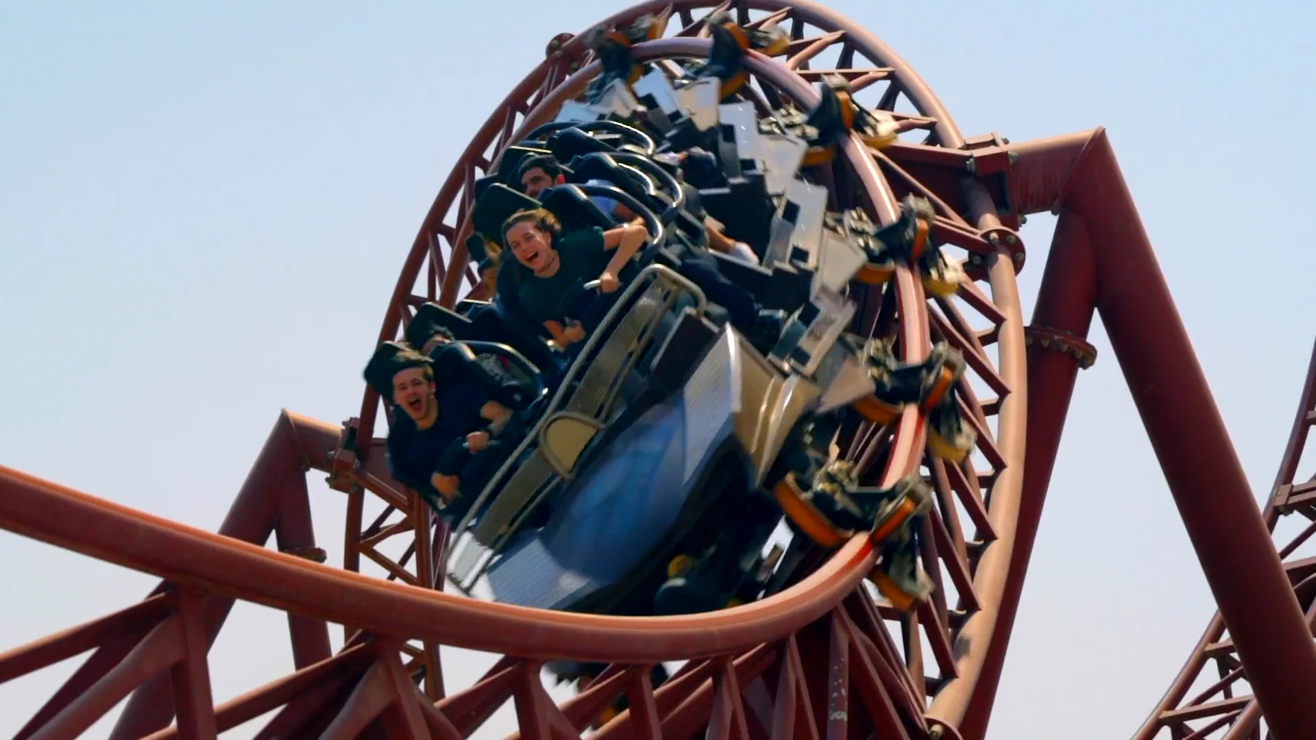 MOTIONGATE DUBAI - CAPITOL BULLET TRAIN (RIDE COMMERCIAL) on Vimeo