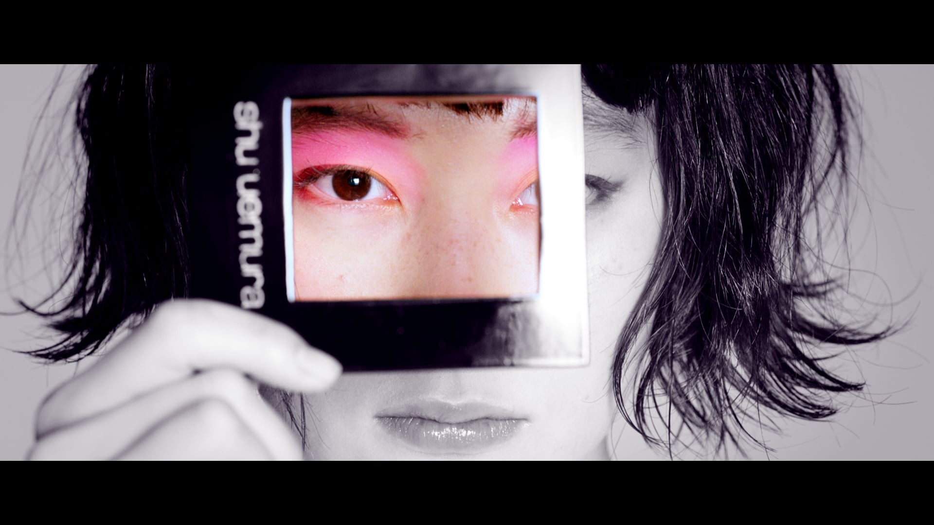 水曜日のカンパネラ× shu uemura「COLORHOLIC」