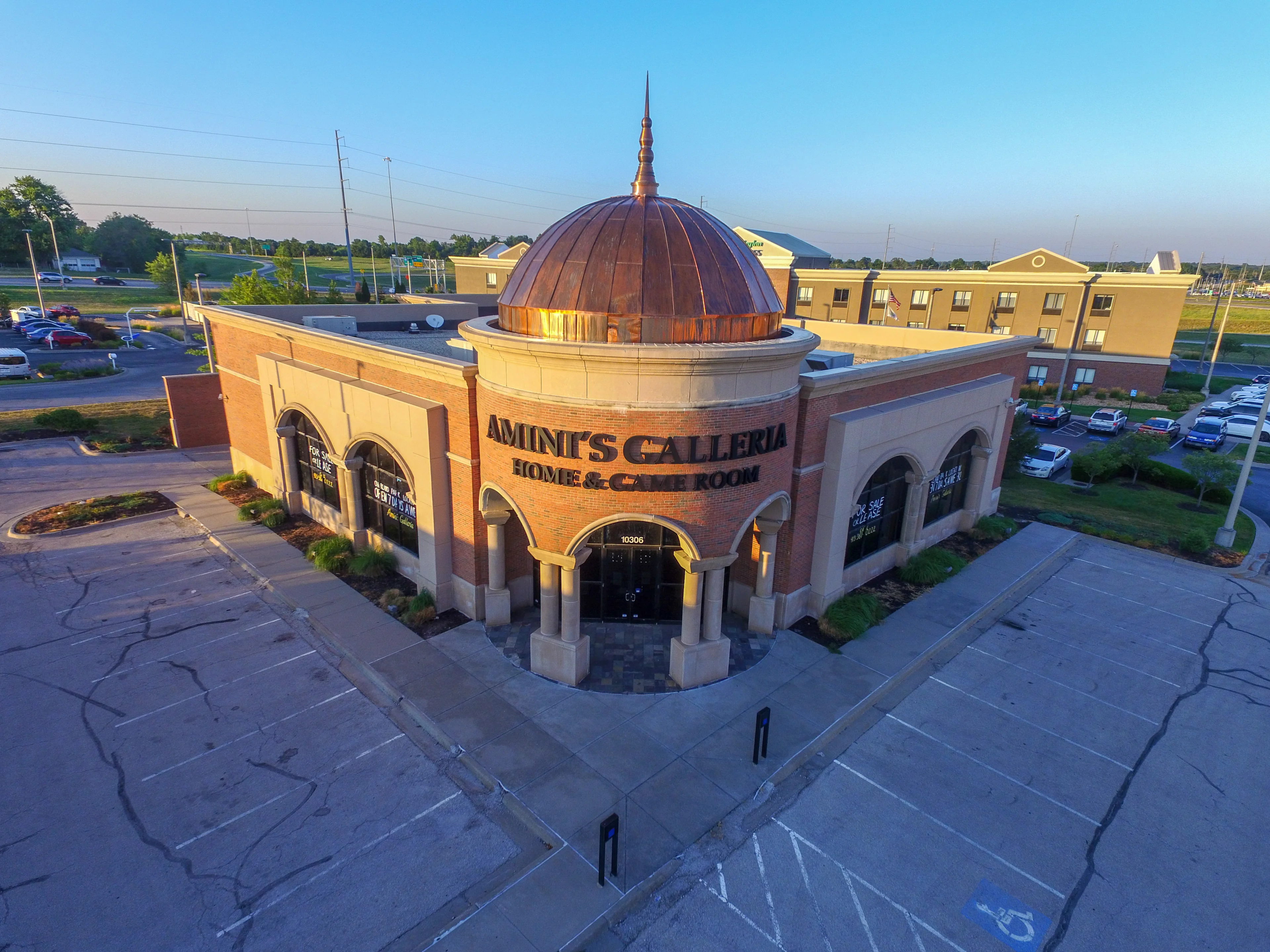 Amini's Galleria Video Tour on Vimeo