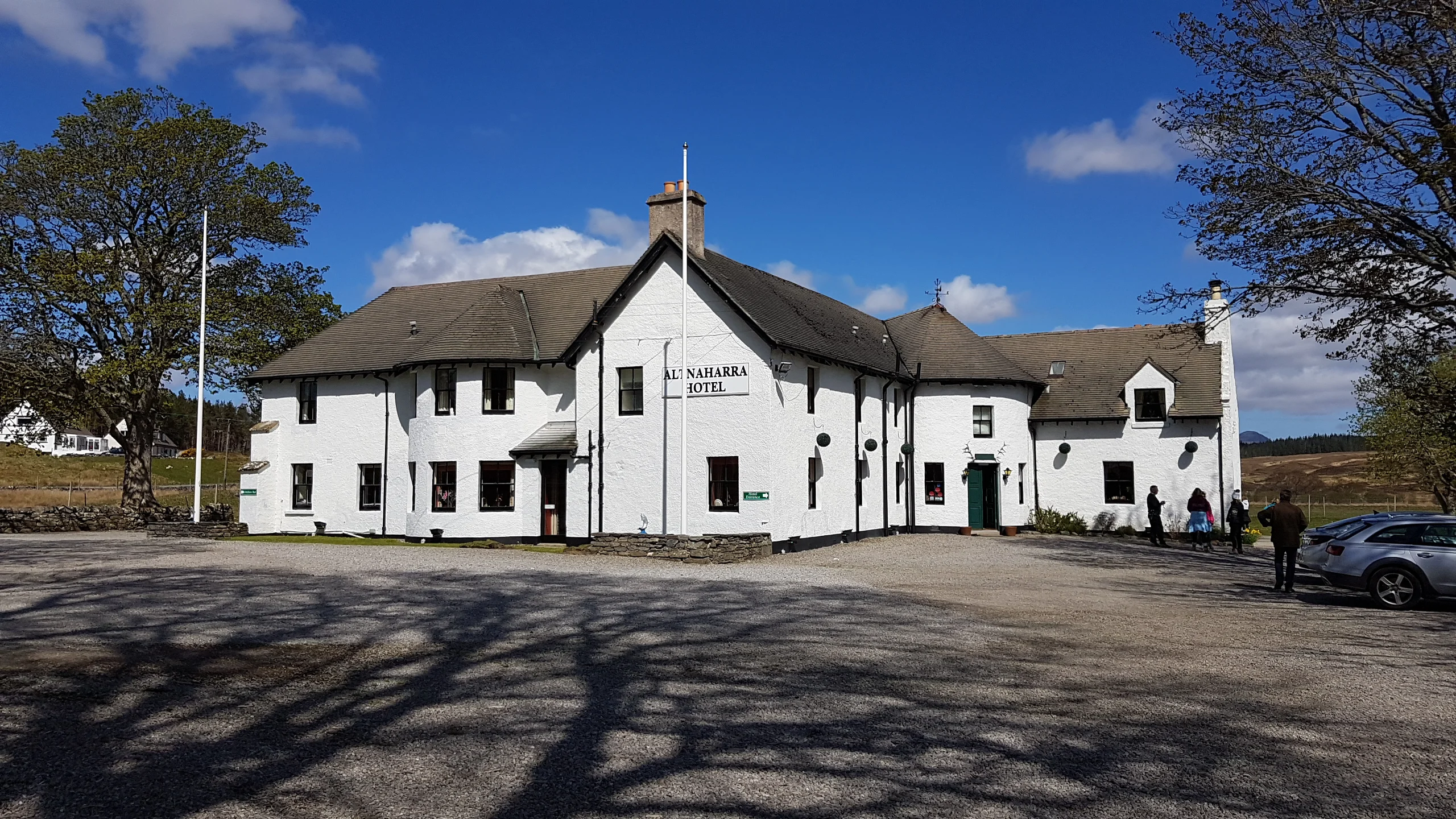 Altnaharra Travel Guide – Explore Hotels, Campsites, Weather & Things to Do in Scotland’s Hidden Gem