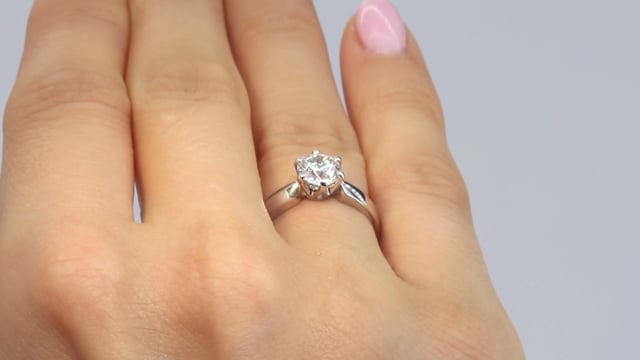 Wideo Pierścionek zaręczynowy  z diamentem Kartezja z białego złota