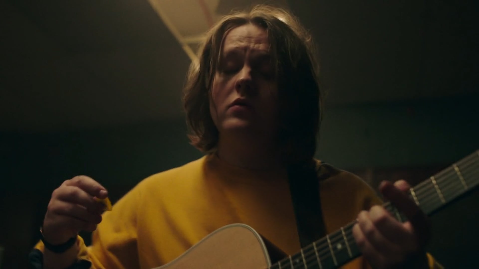 Lewis Capaldi - Tough (live)