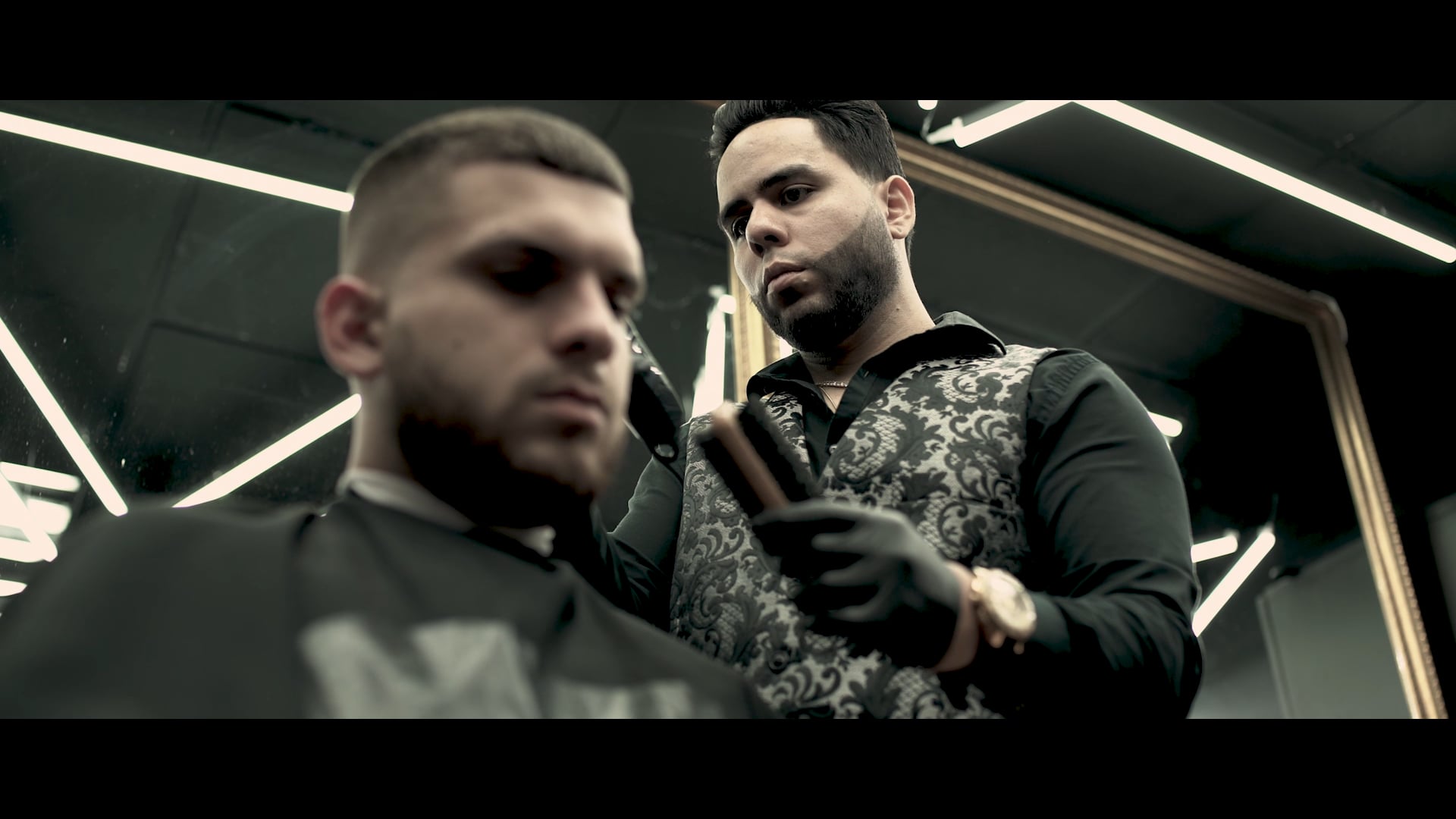 MAKO THE BARBER