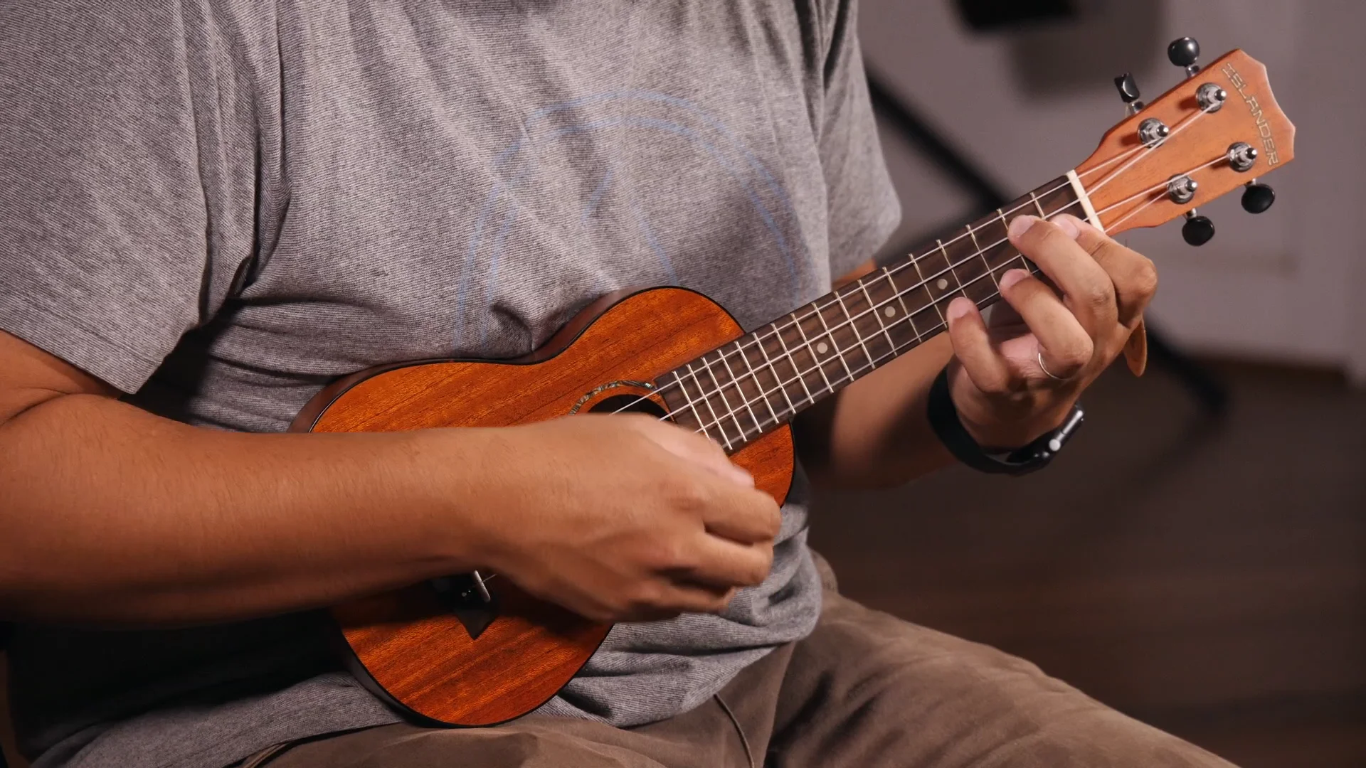 The Ukulele Site | Islander MSS-4 Solid Mahogany Soprano Ukulele