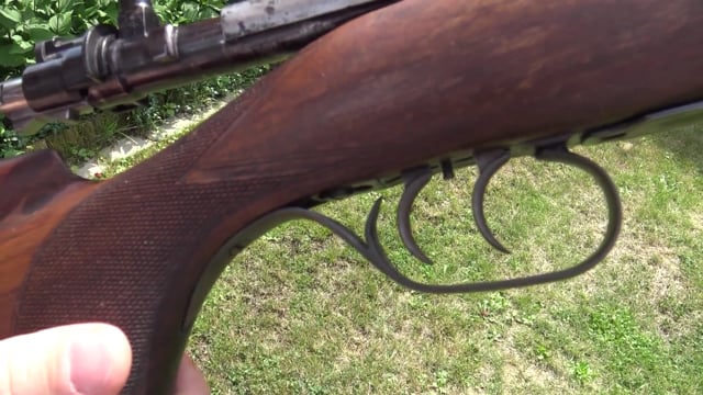 Deutscher Stecher (Doppelzüngelstecher), Stecherstellschraube und Abzugsbügel