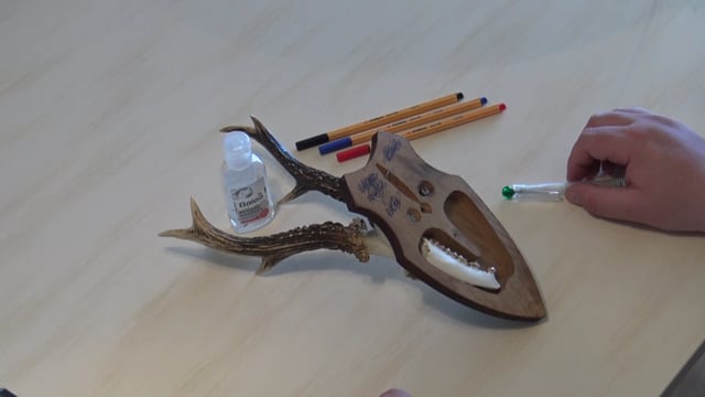 Verbringen des Unterkiefers beim Trophähenbrettchen