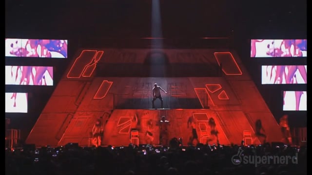 Chris Brown - Birthday Cake (Carpe Diem Tour)