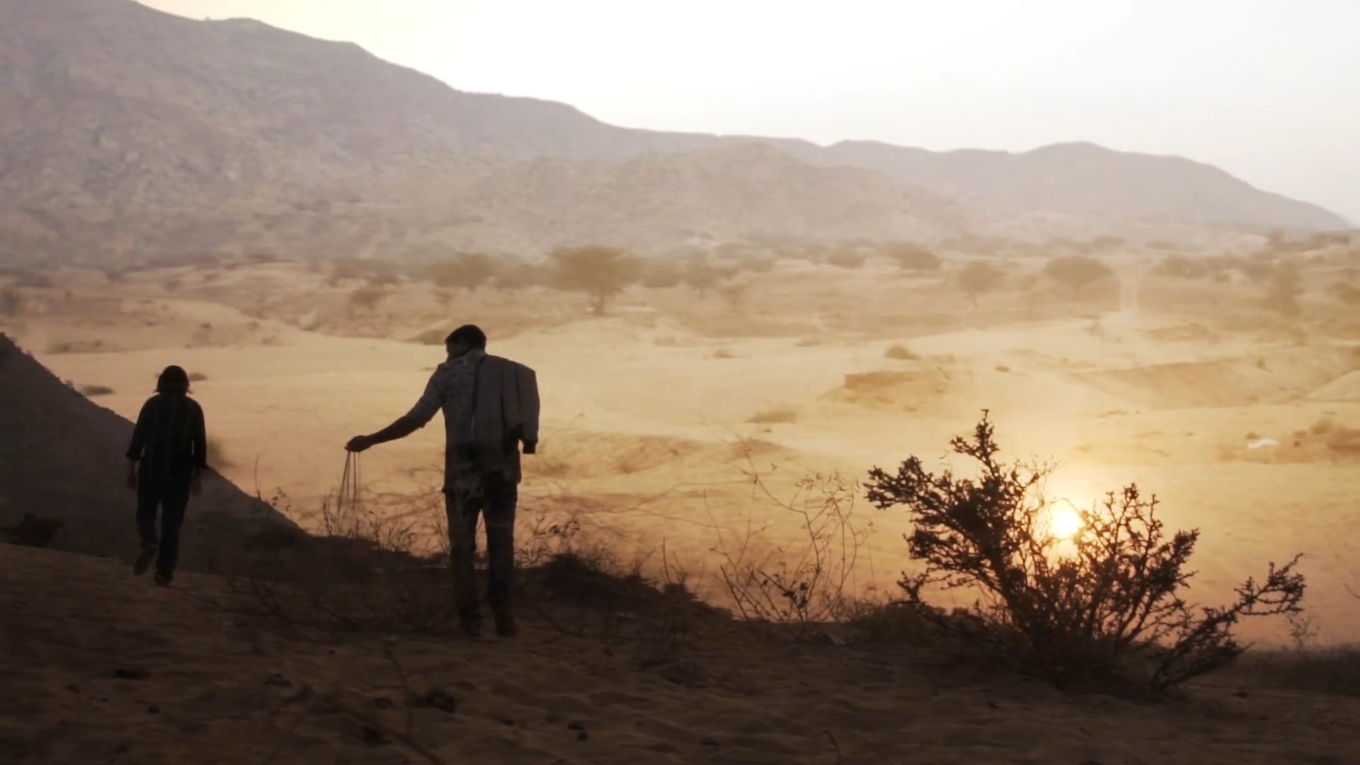 TITI ROBIN & REBEL DIWANA - Ce pays sombre au bord du fleuve - YouTube (1080p)