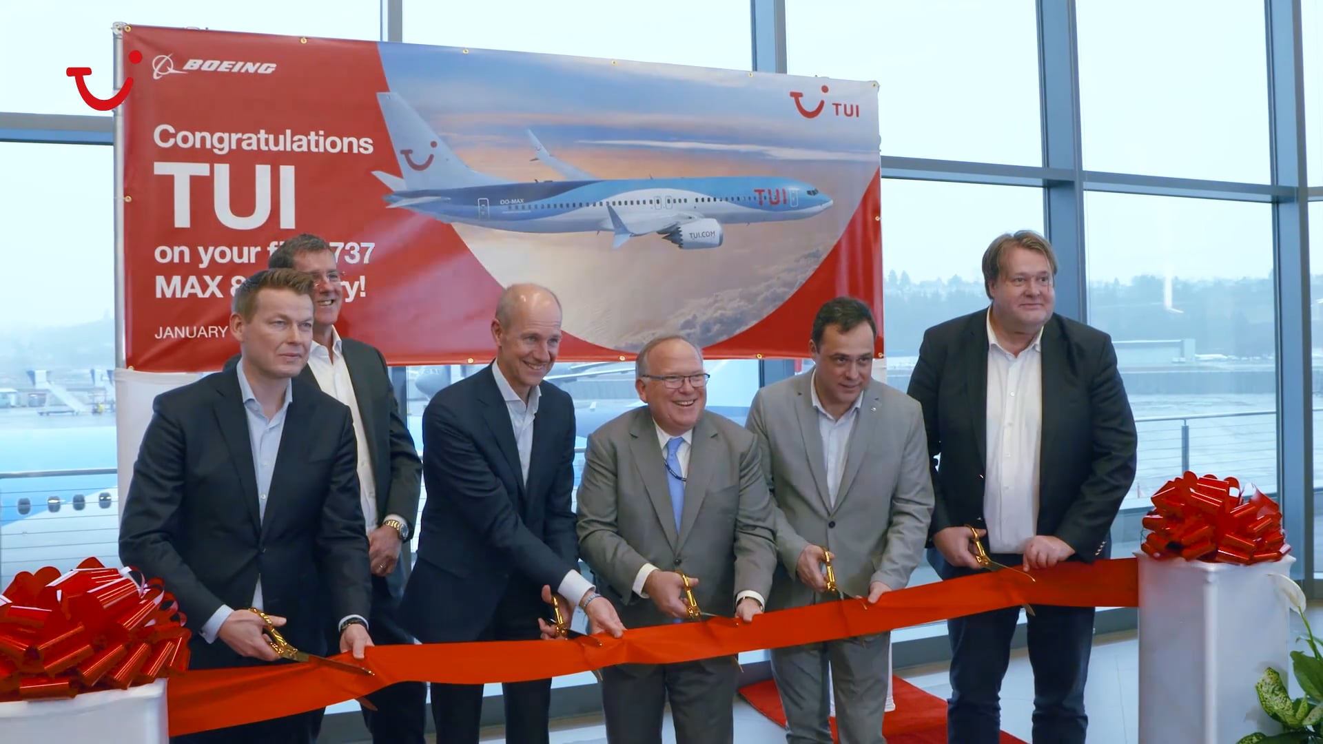 TUI 737 MAX Arrival