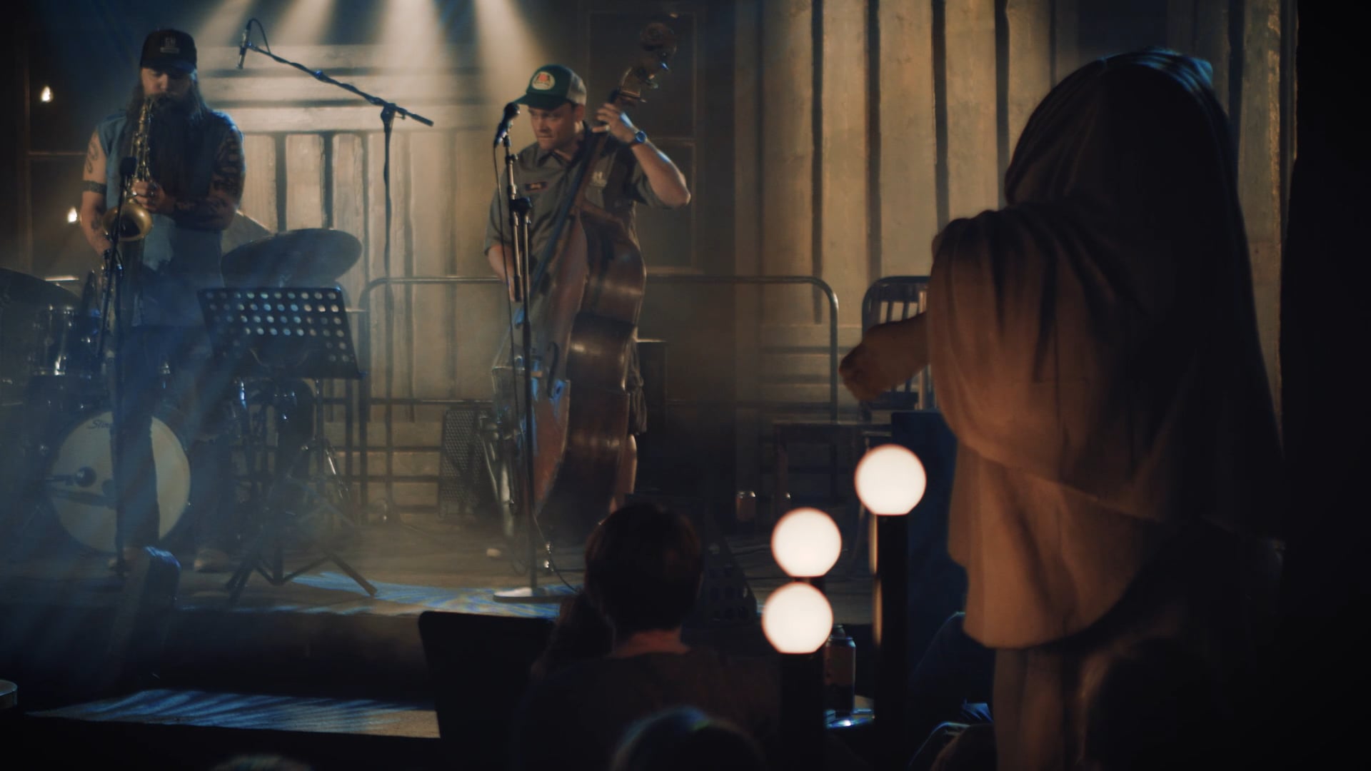 Hot Heros: Live at Hyhky Riviera Poet Club - musicvideo