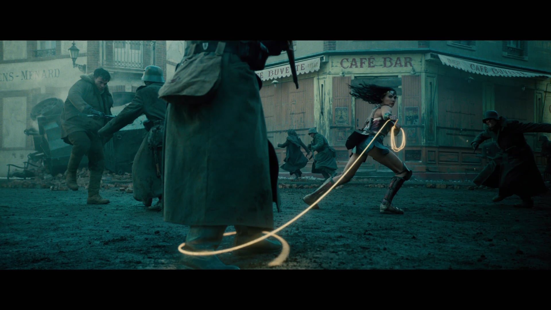 Wonder Woman - "Holdback 10/05" 15