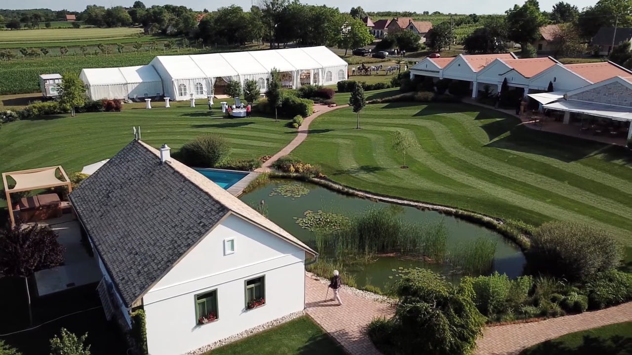 Nóri és Atti Esküvői Film 7’27