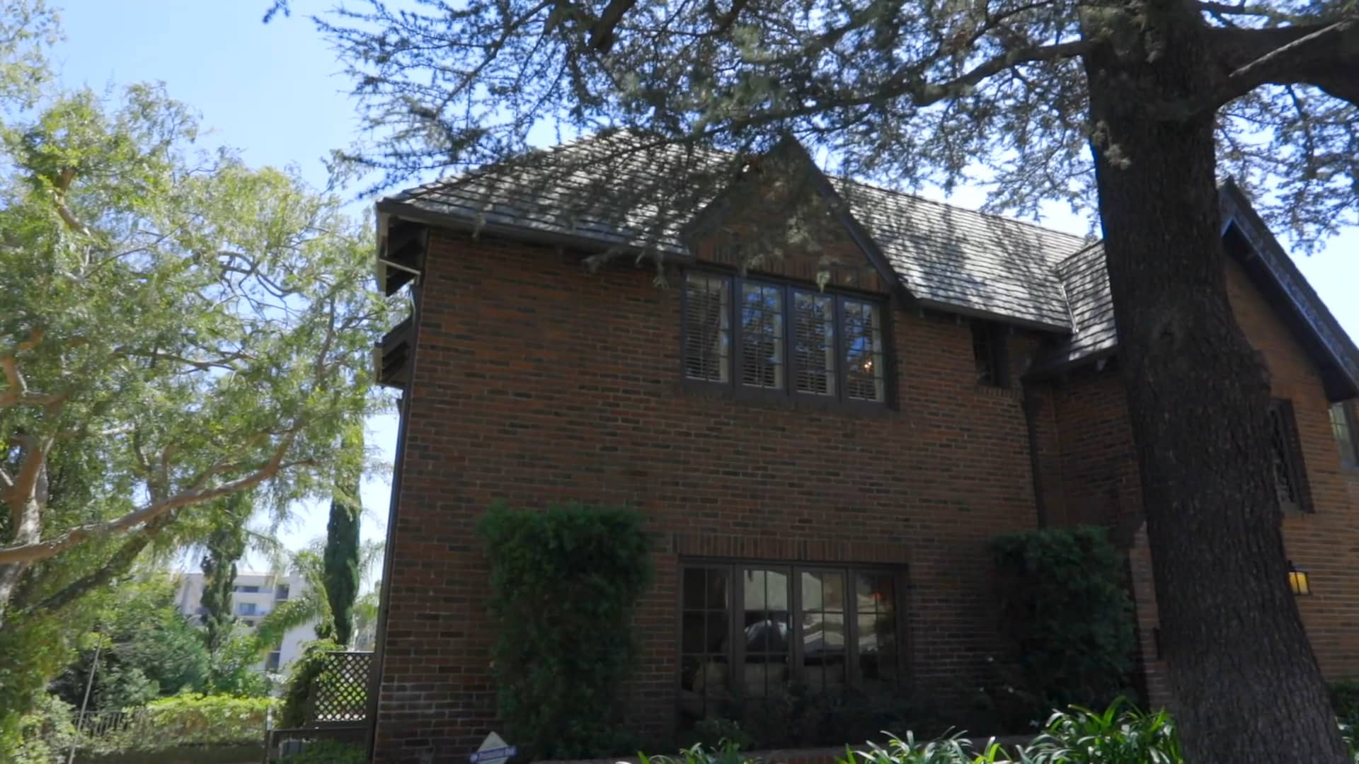 4016 Cromwell Ave, Los Angeles, CA 90027 IG on Vimeo