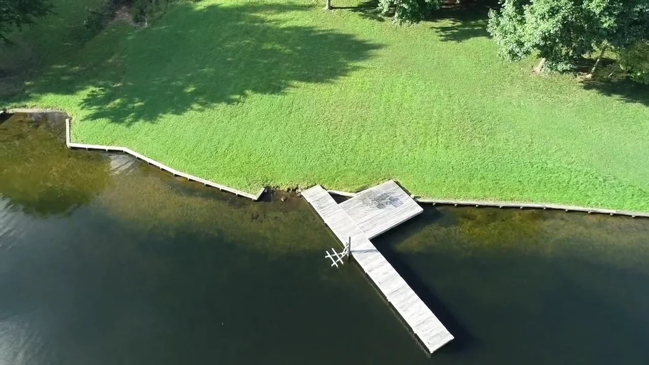 Lake Anna, Va waterfront home for sale 82 Heather Drive on Vimeo