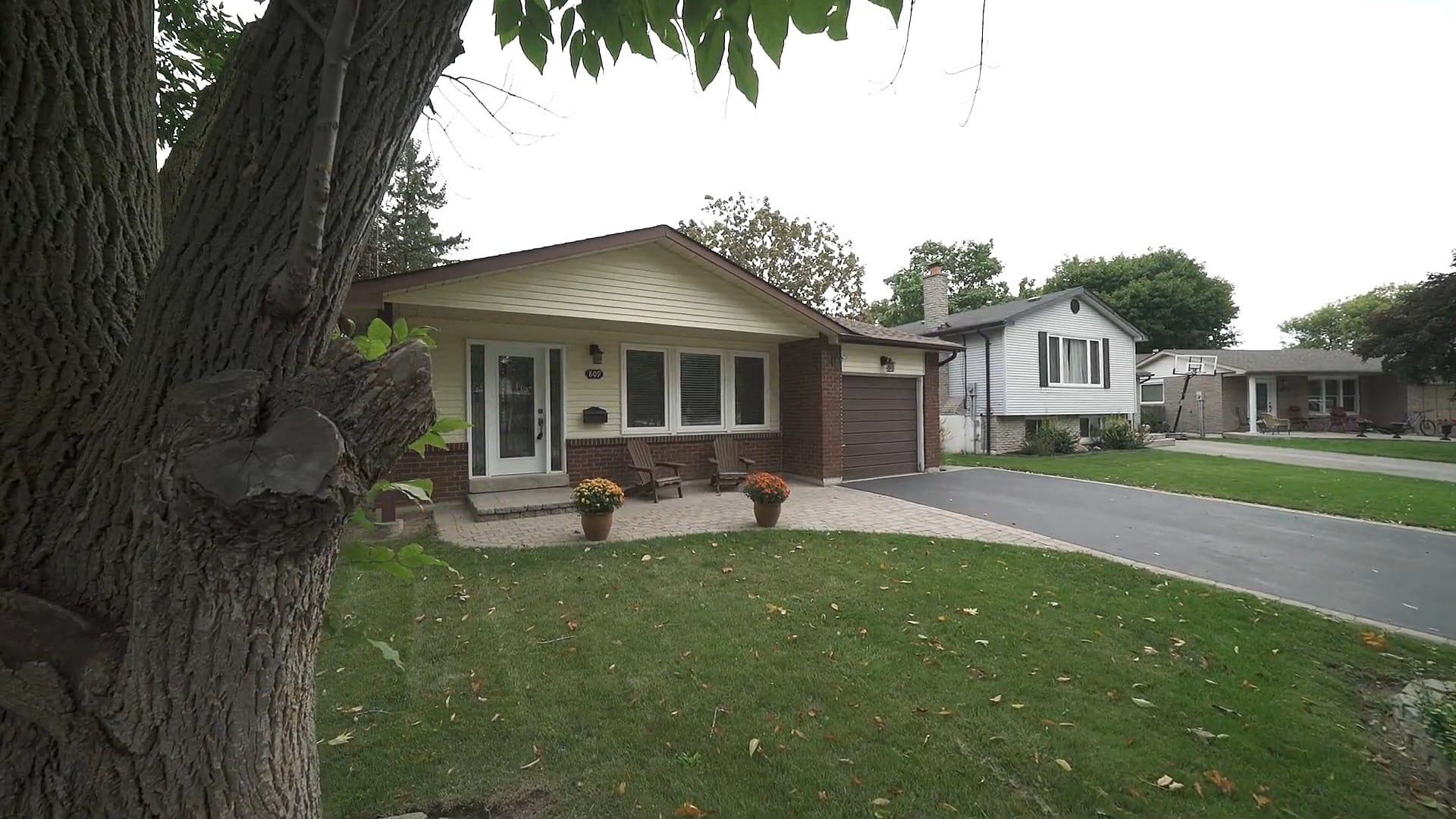 Home for Sale 809 Willow Avenue Milton, Ontario, Canada on Vimeo
